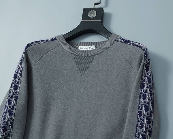 ブランドセーター背面デザイン